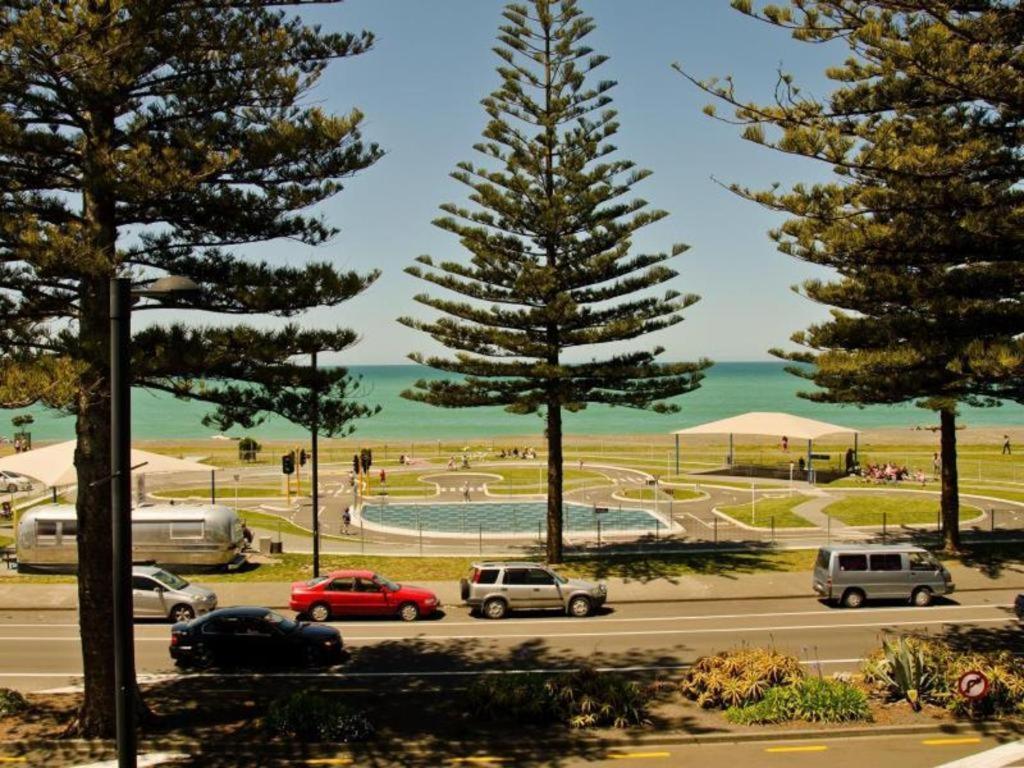 Beachfront Motel Napier Exteriör bild
