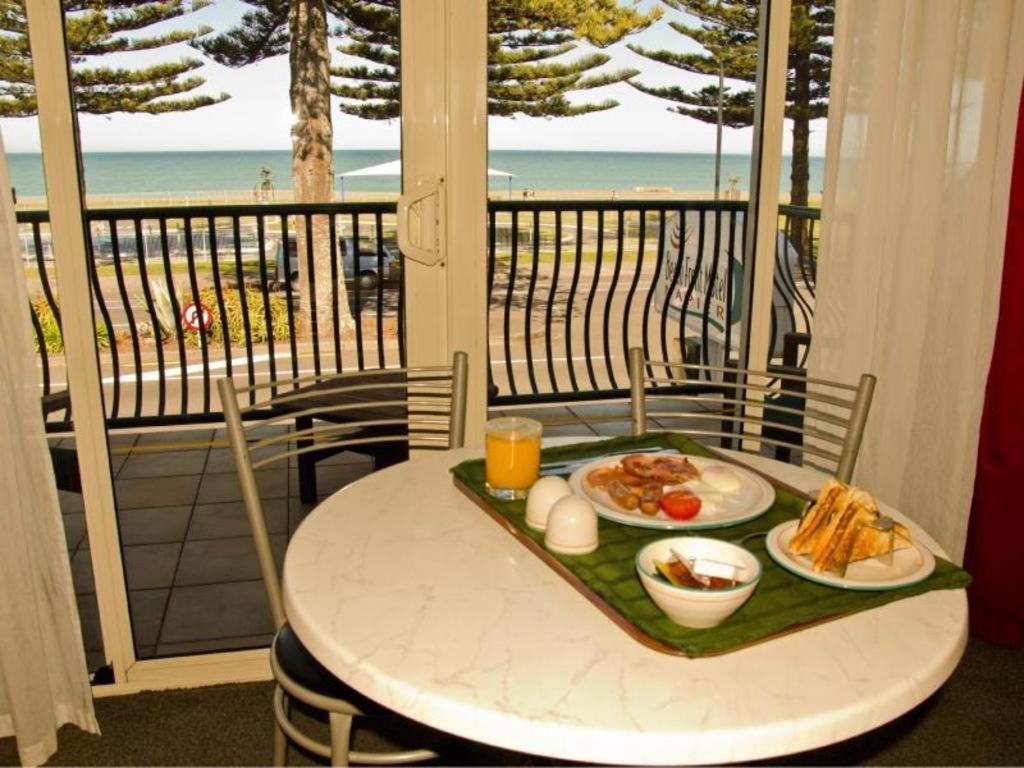 Beachfront Motel Napier Exteriör bild