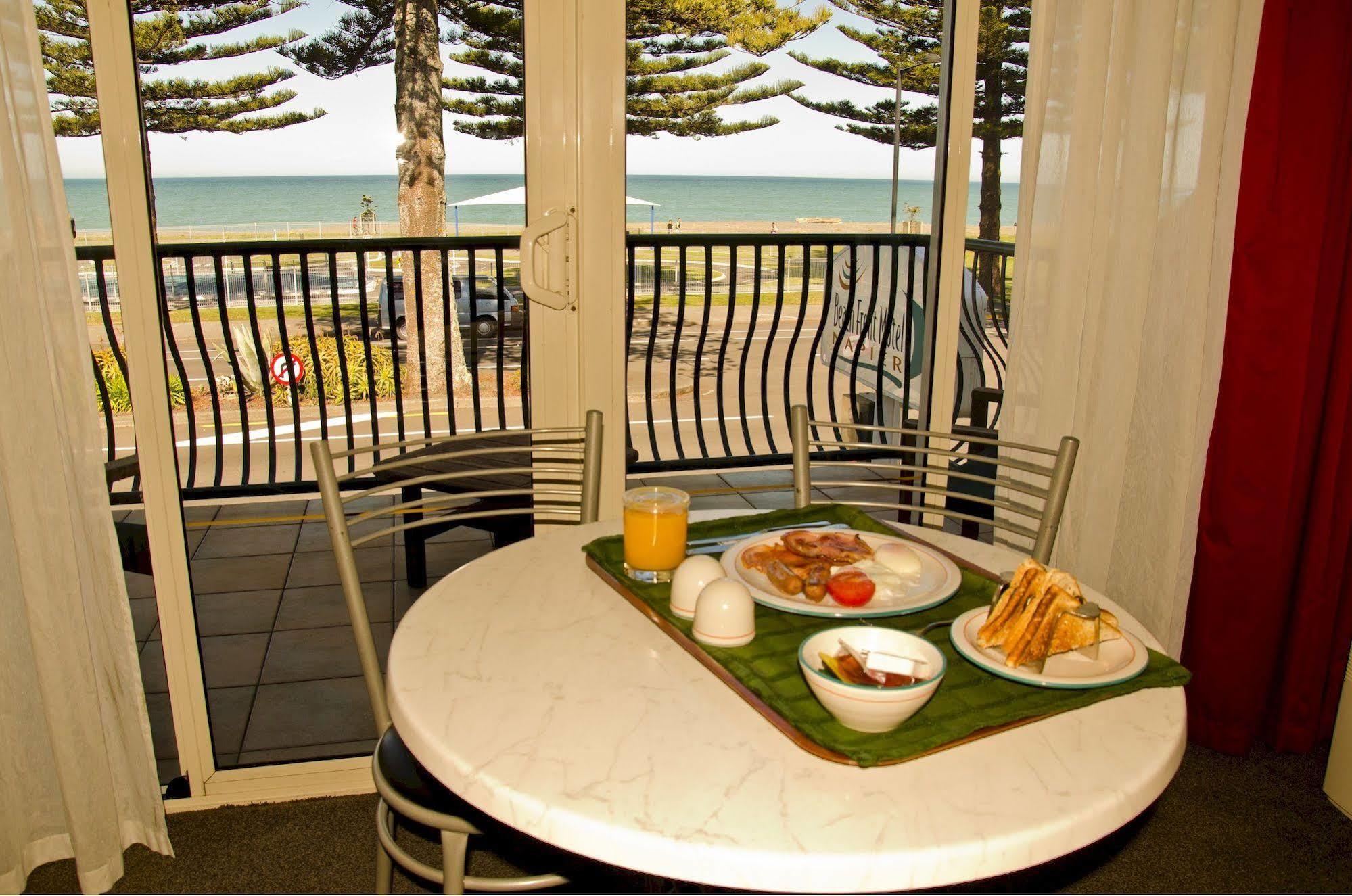 Beachfront Motel Napier Exteriör bild