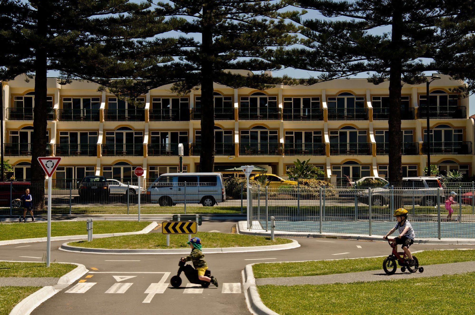 Beachfront Motel Napier Exteriör bild